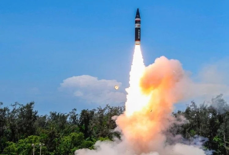 Agni-4 is test fired successfully